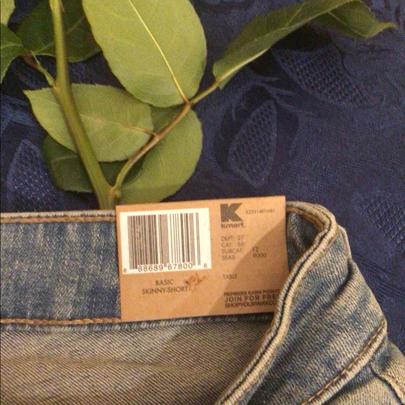 Mid Rise Skinny Leg Acid Washed Jeans 12 Short NWT - Picture 3 of 5